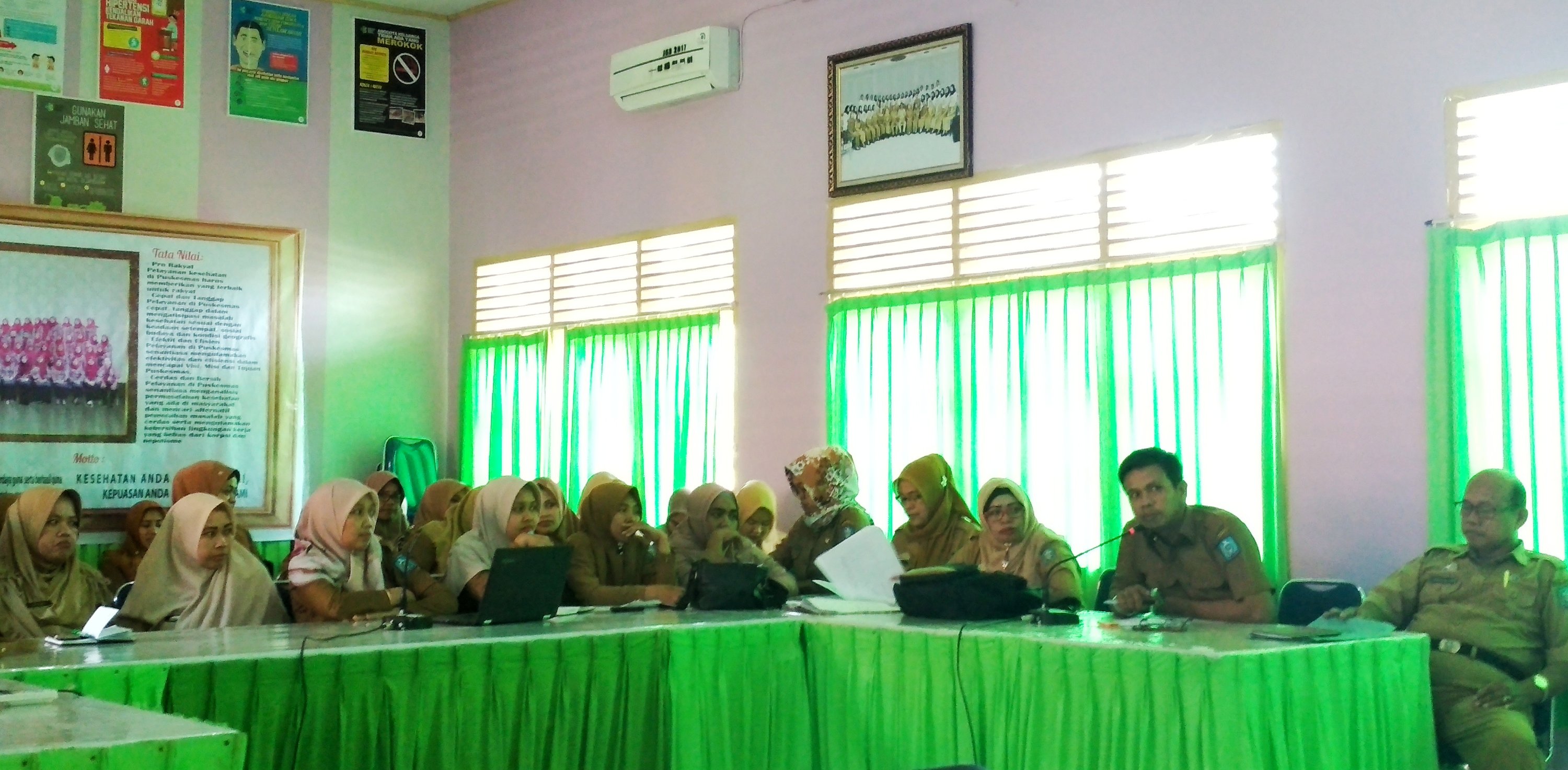 Kaji Banding Kinerja di UPTD Puskesmas Takalala 