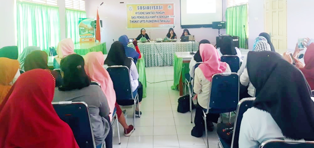 Peserta Sosialisasi Hygiene Sanitasi Pangan Bagi Pengelola Kantin Sekolah dan Tempat Pengolahan Makanan dan Minuman
