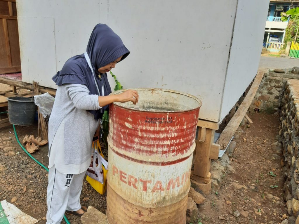 Pemberian Bubuk Abate